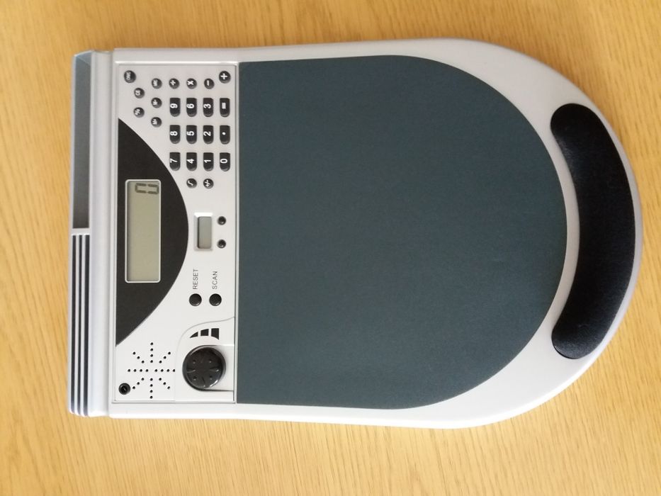 Mouse pad with calculator and radio64584819161218120