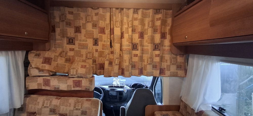 Autocaravana Rimor Transit 2.0 l // 115 ch // 6 pessoas