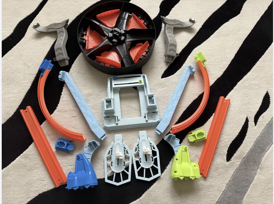 Трек HotWheels Вертиколо