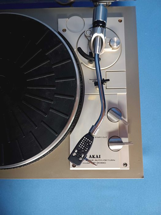 gira-discos AKAI AP-206C (nº2)