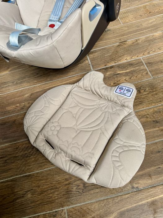 Автокрісло cybex Cloud Z i-Size simply flowers beige 4.0