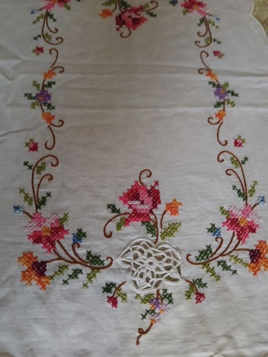 Naperon retangular em ponto de cruz