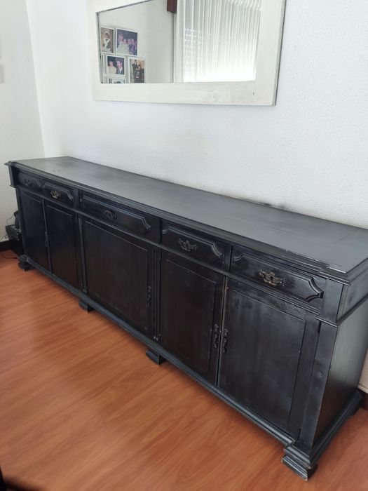 Aparador antigo anos 80  de sala madeira pintado preto