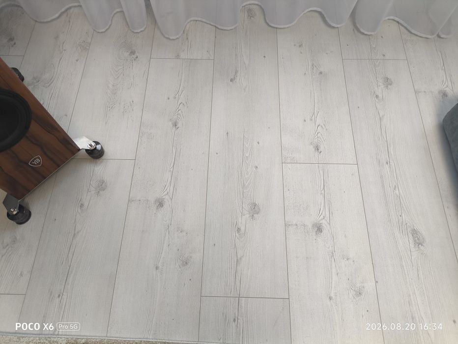 REZERWACJA Panele podłogowe 25m²