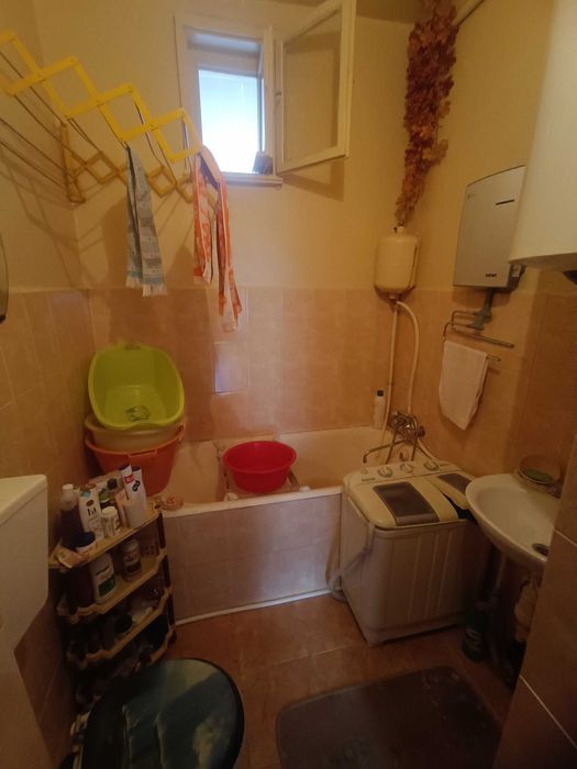 КВАРТИРА:94кв.м,ЦЕНТР,ІСТОРИЧНА ЗАБУДОВА,відмінний стан,підвал 45кв.м.