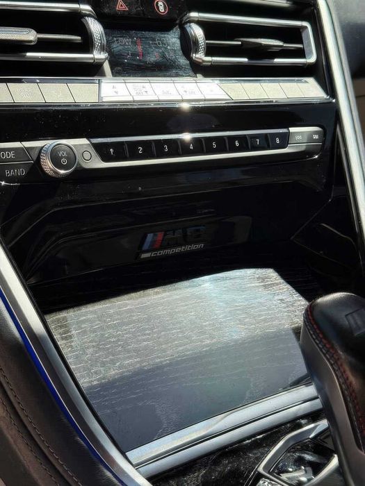 BMW M8 Competition      2022