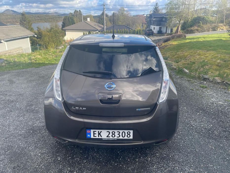 Nissan Leaf 2106 року з Європи