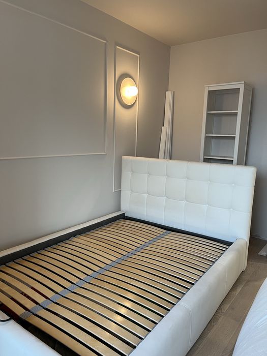 Łóżko 140 x 200 z pojemnikiem + materac