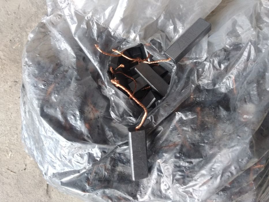 Щітка електро двигуна