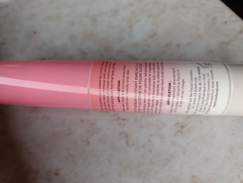 Matująca mgiełka do twarzy too faced