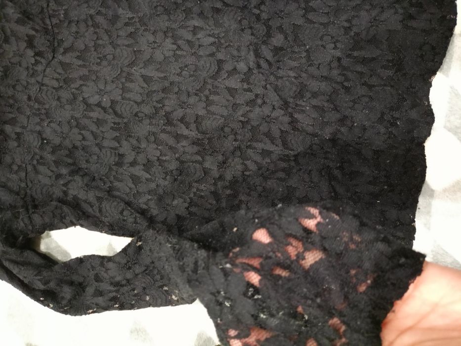 Piękna koronkowa bluzka z podszewką