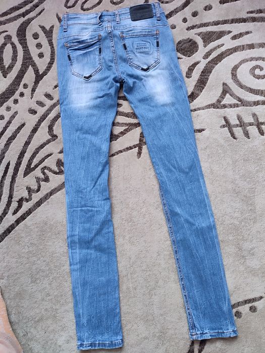 Джинси ,рвані джинси