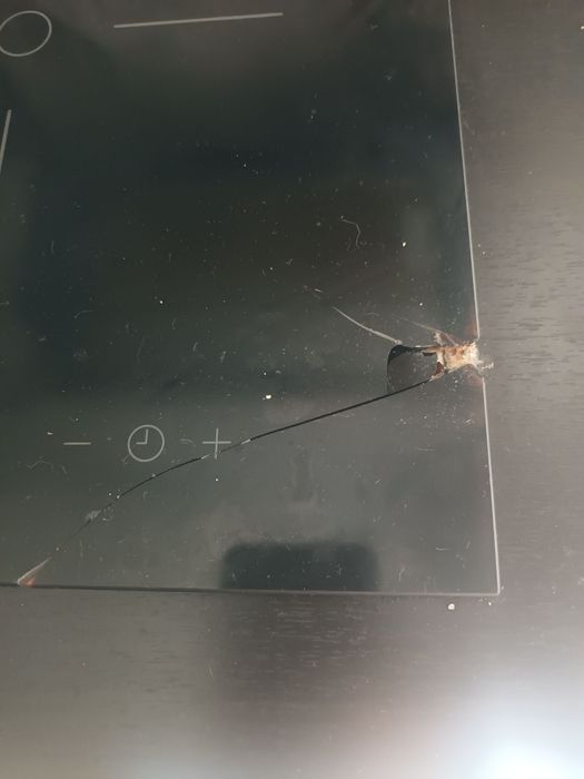 Placa Vitro cerâmica de indução a funcionar com vidro partido