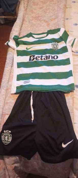 Equipamento Sporting criança usado 2 vezes praticamente novo