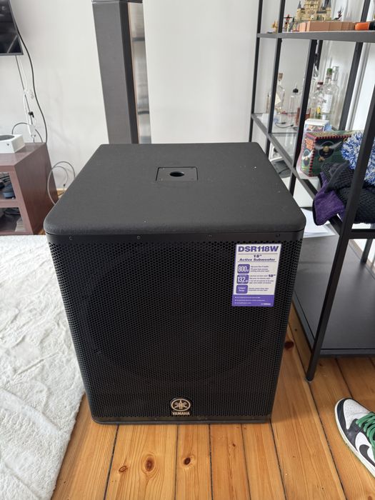 Yamaha DSR118W 18” 800W aktywny subwoofer – stan idealny