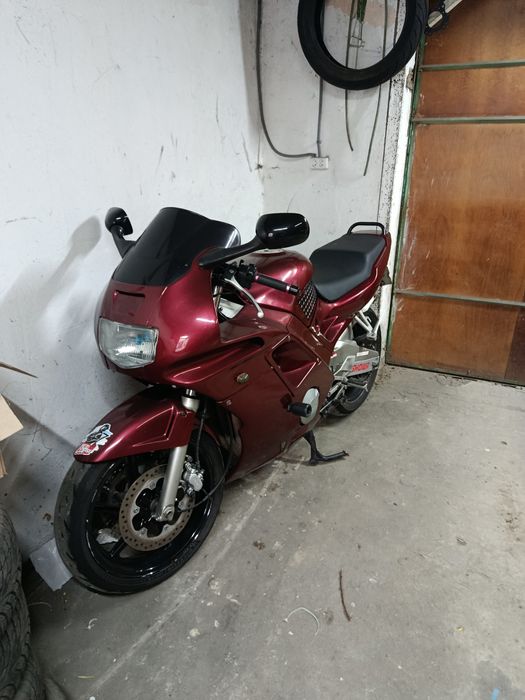 Honda cbr.    F2
