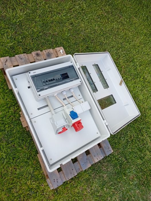 SERVIÇOS Montagem Quadros iletricos provisórios Trifásicos/Monofásicos