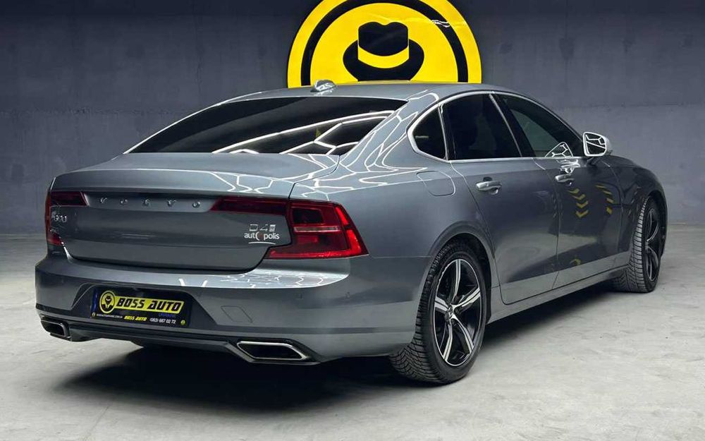 Volvo S90 2017 року
