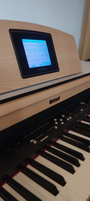 Piano Digital Semi-novo Roland
