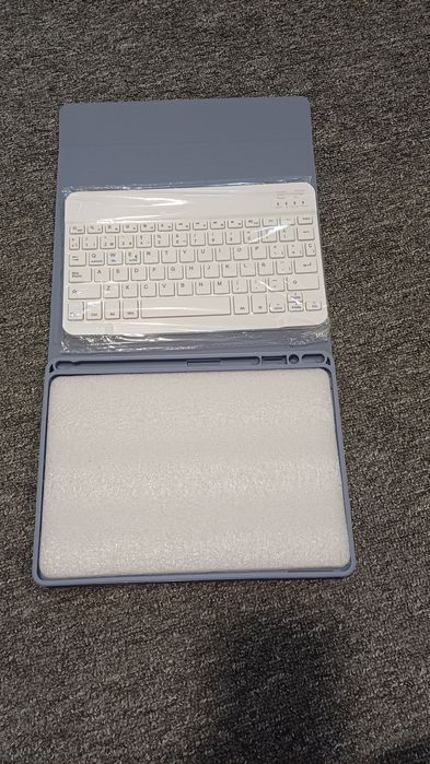 Чохол з клавіатурою Bluetooth для iPad