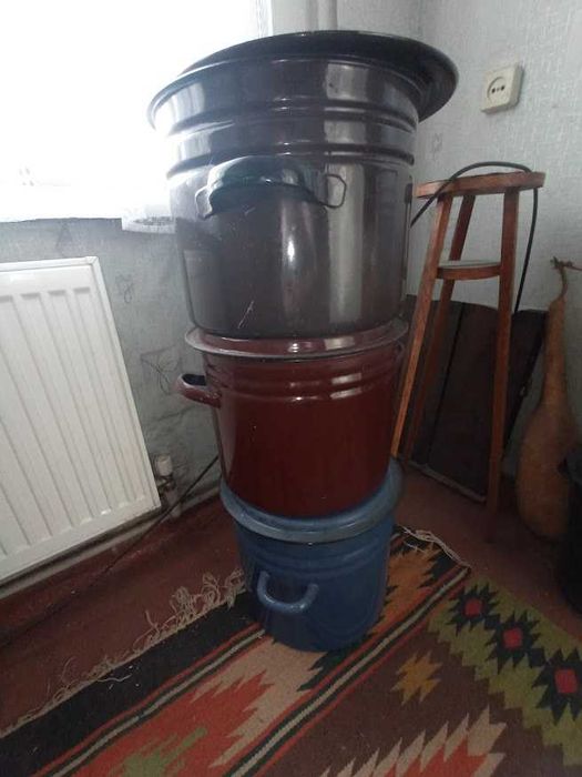 Кастрюлі емальовані нові і ні, були з медом, на 20,40 літрів