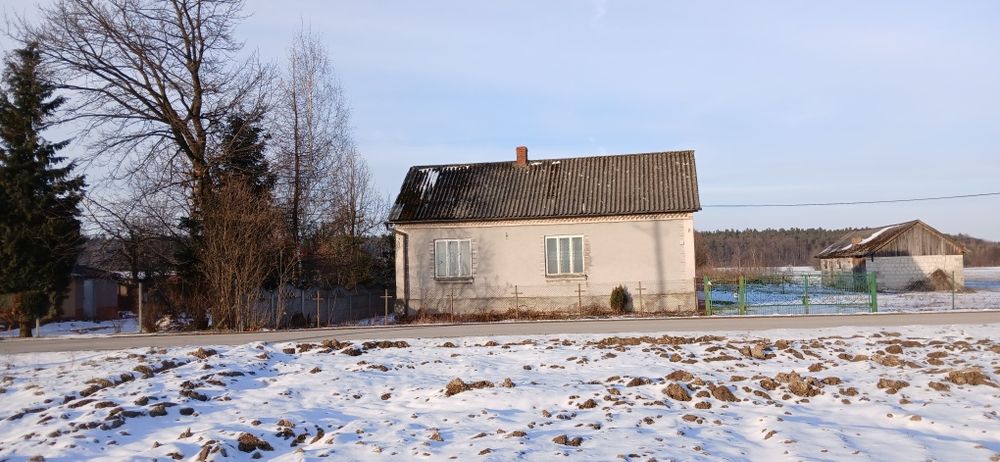 Dom do remontu w malowniczej okolicy.