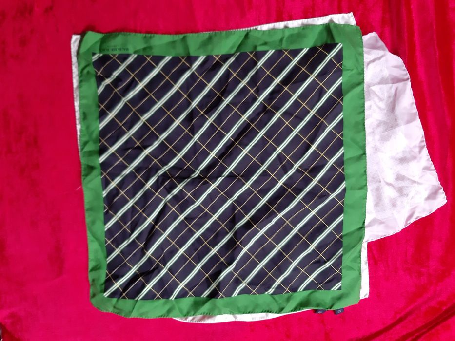 Burberry poszetki chustki 100% oryg nr seryjny prezent piękne
