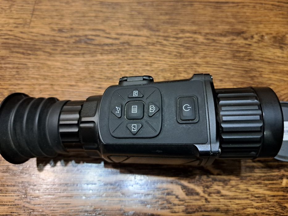 Продам Тепловізійний приціл NICMICRO 19