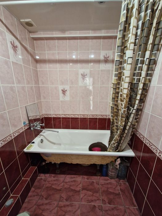 Продаж 3-х кімнатної квартири. Сталінка. 97 квартал.