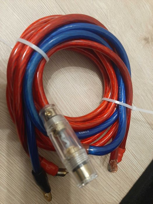 Subwoofer Skrzynia Basowa Blaupunkt + Wzmacniacz Magnat + kable