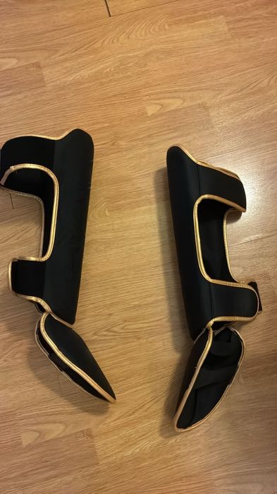 Caneleira de muay thai