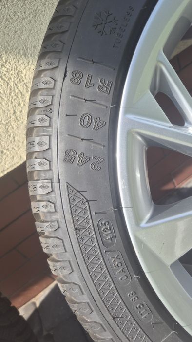 Koła Audi A5 R 18 z oponami zimowymi