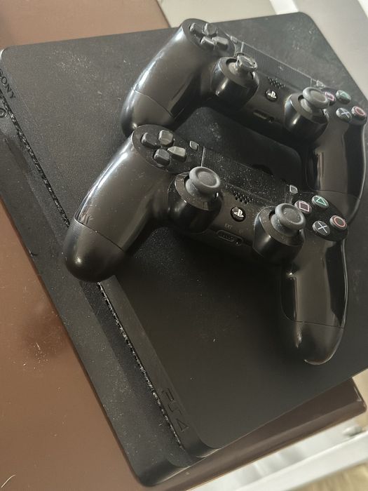 Ps4 slim como nova
