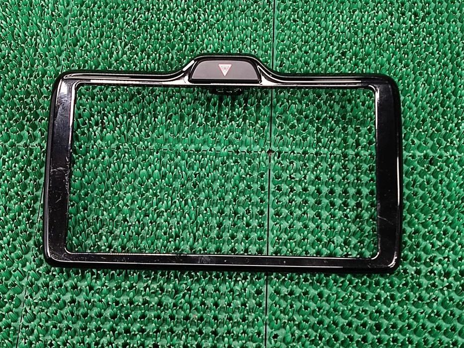 TOYOTA YARIS GR 20-24r Ramka Radia Przycisk Awaryjnych