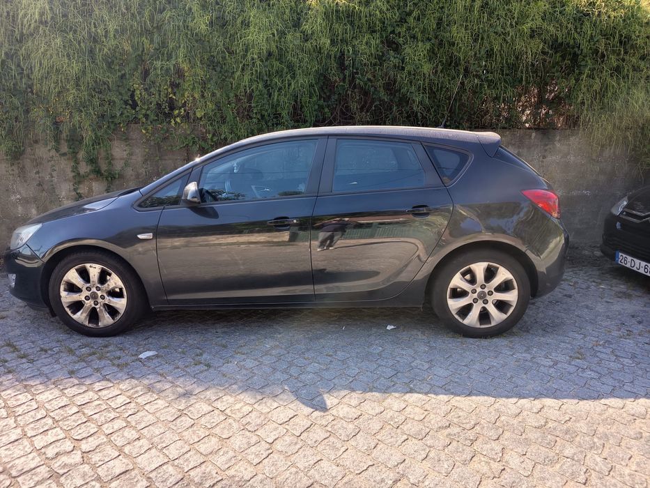 Opel Astra J (ler discrição)