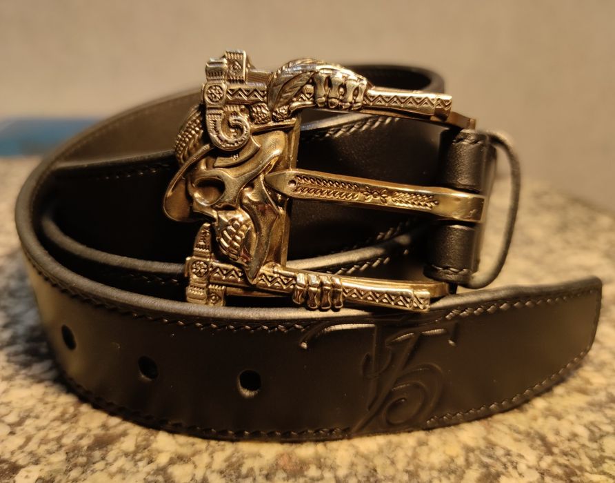 Продам ексклюзивний шкіряний ремінь, виготовлений повністю вручну.