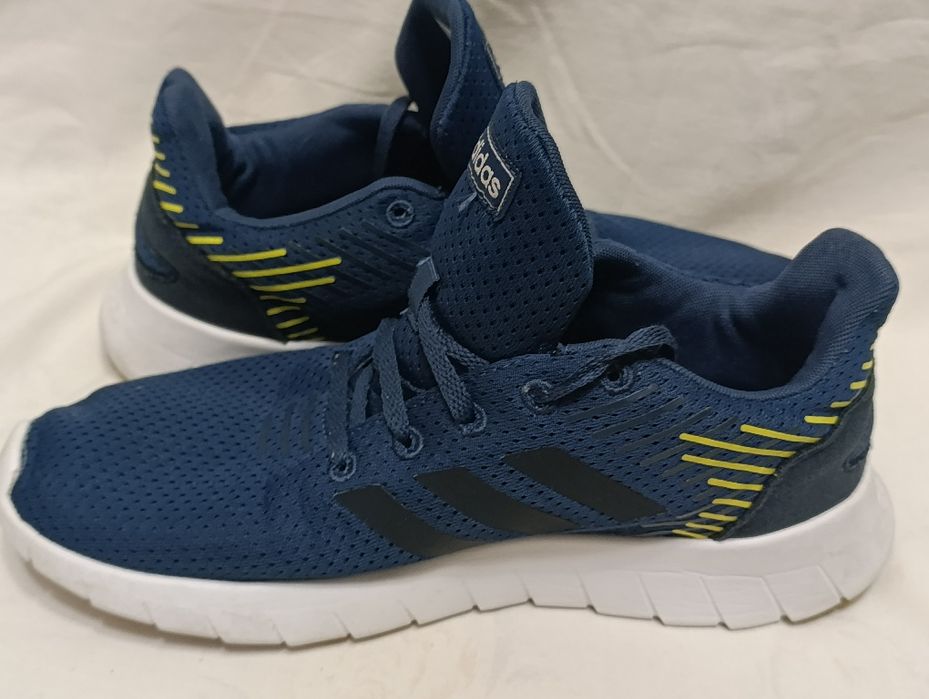 Кроссовки Adidas Asweerun