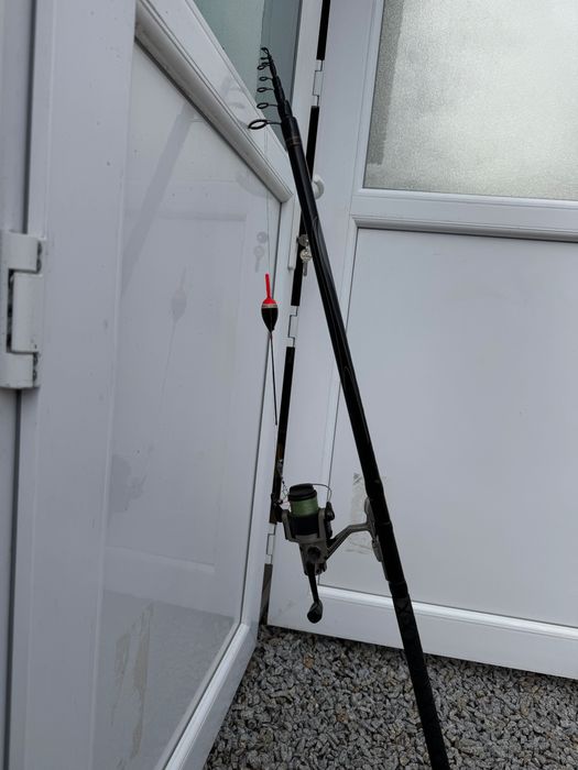 Cana de pesca e material pesca