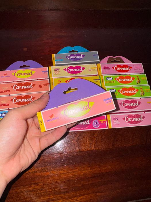 Hidratante labial Carmed - Vários sabores