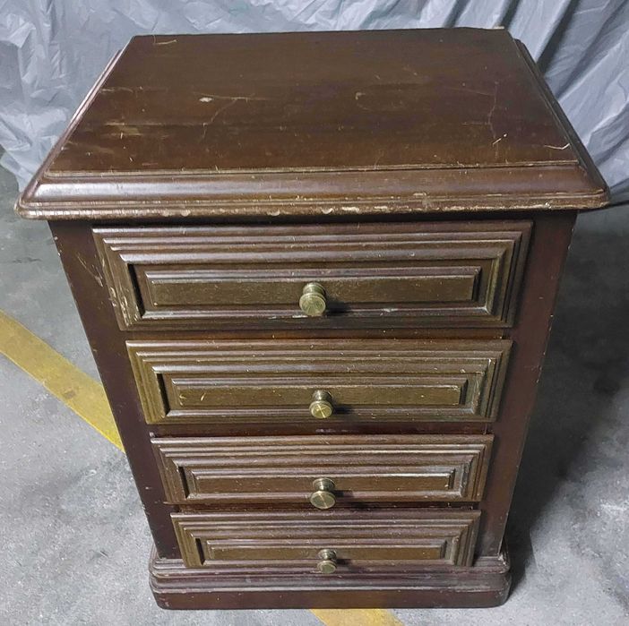Cama com Mesinha Cabeceira (possibilidade de fornecer colchão)