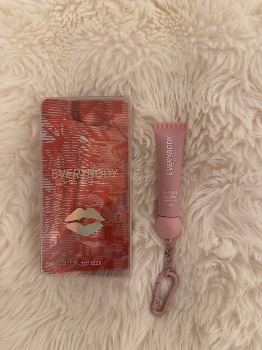 nowy blind box everybody london x oliwia nowicka all we need is love