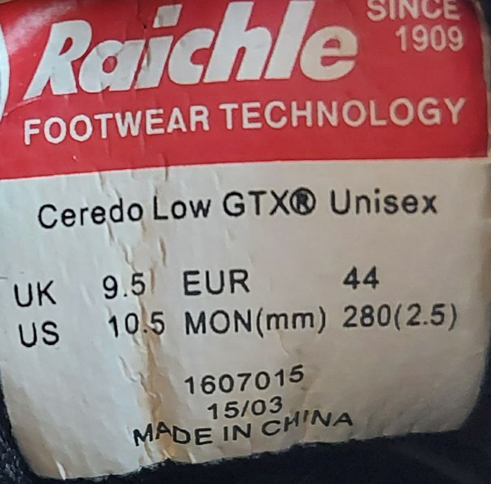 Кроссовки трекінгові mammyt gore tex оригінал 

Розмір по бірці:
UK 9.