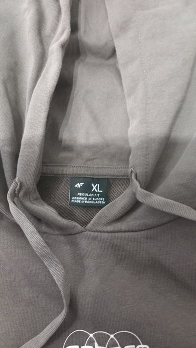 Dwie fajne bluzy młodzieżowe