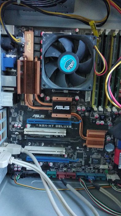 64 X2 5200+\M3N-HT Deluxe\4GB\80Gb