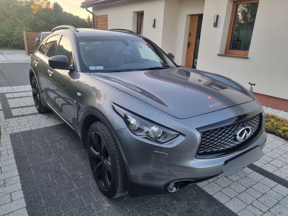 Infiniti QX70