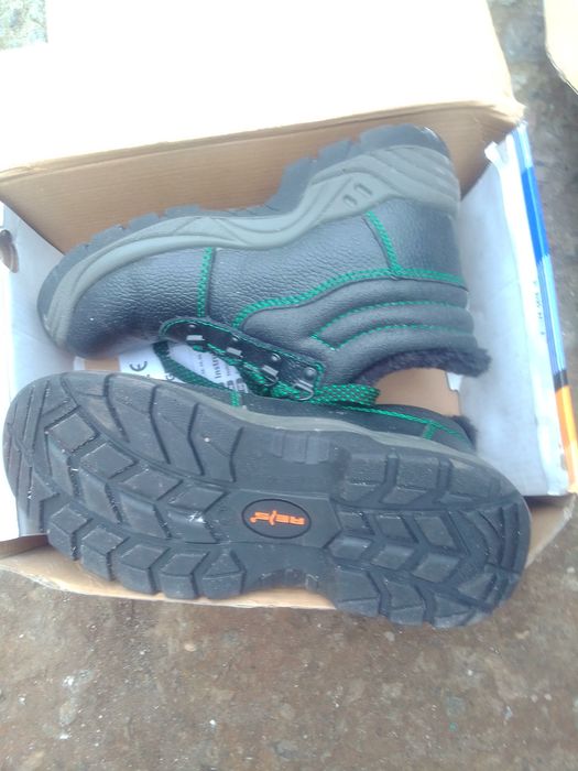 Продам ботинки робочие