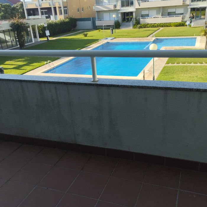 Apartamento T2+1 junto à praia