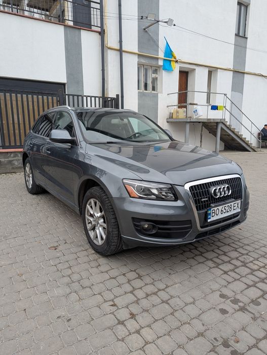Продаю Audi Q5 2012 2.0 бензин