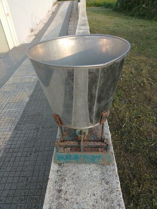 Balança antiga para restauro