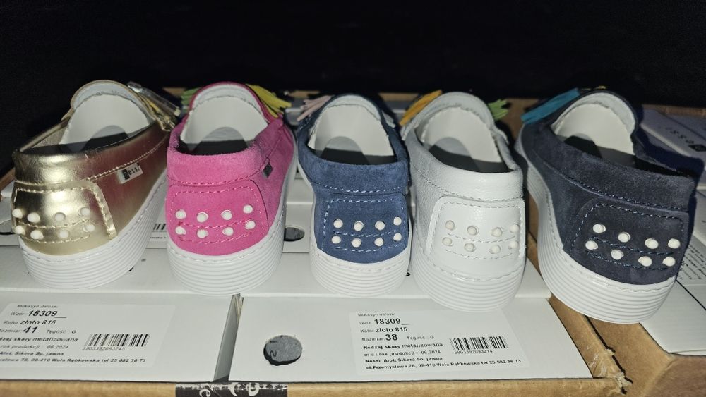 Mokasyny *Nessi*Skóra naturalna R.37-41